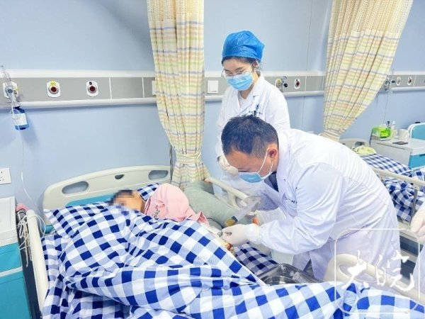 中银两融 小叶医探 | 全省首例！这项“有味道”的技术助力顽固性肺病患者战胜“超级细菌”